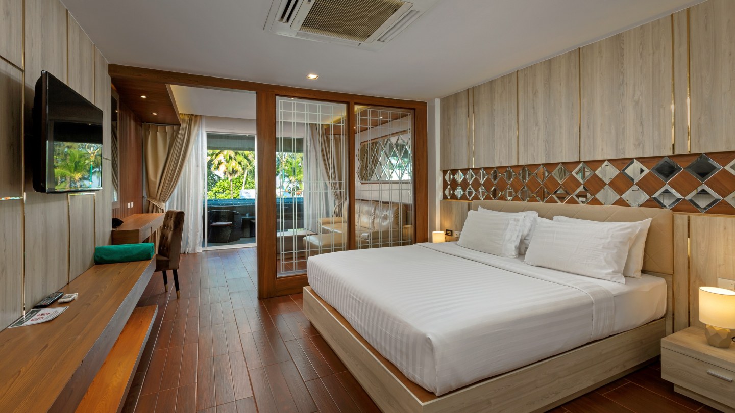 bedroom suit in patong